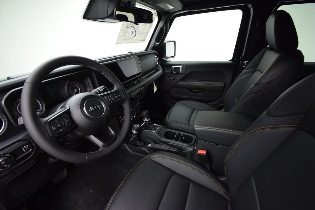 New 2026 Black Clear-Coat Exterior Paint Jeep Sahara image 35