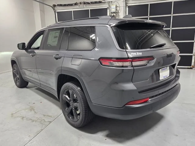 New 2026 Baltic Gray Metallic Clear-Coat Exterior Paint Jeep Limited image 8