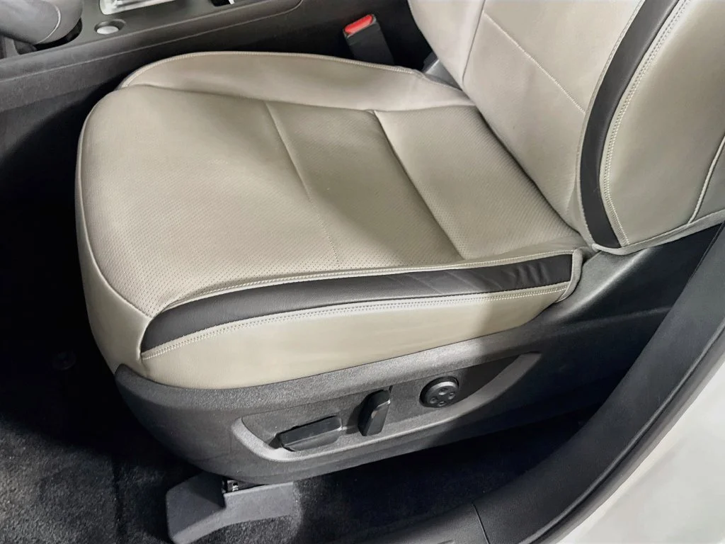 Certified Used 2023 White INFINITI Sensory image 26