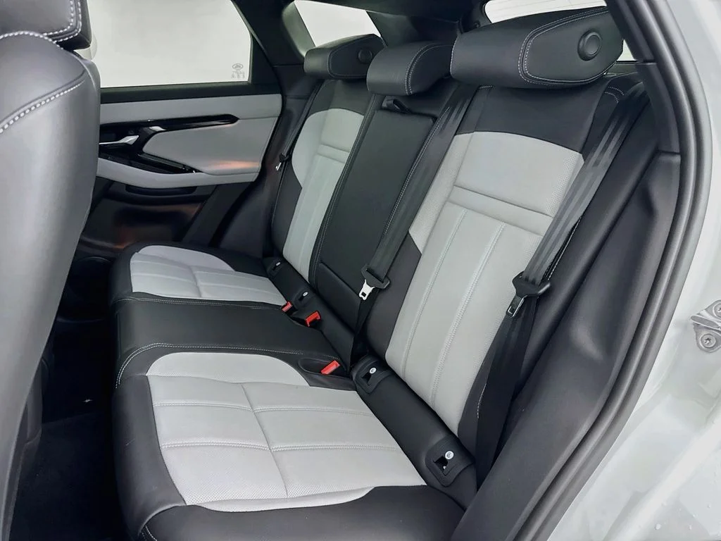New 2026 Fuji White Land Rover Hoxton Edition image 25