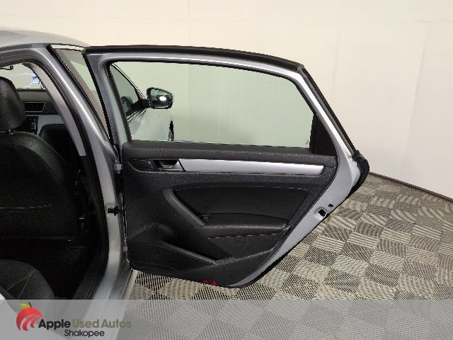 Used 2013 Silver Volkswagen 2.5 SE image 28