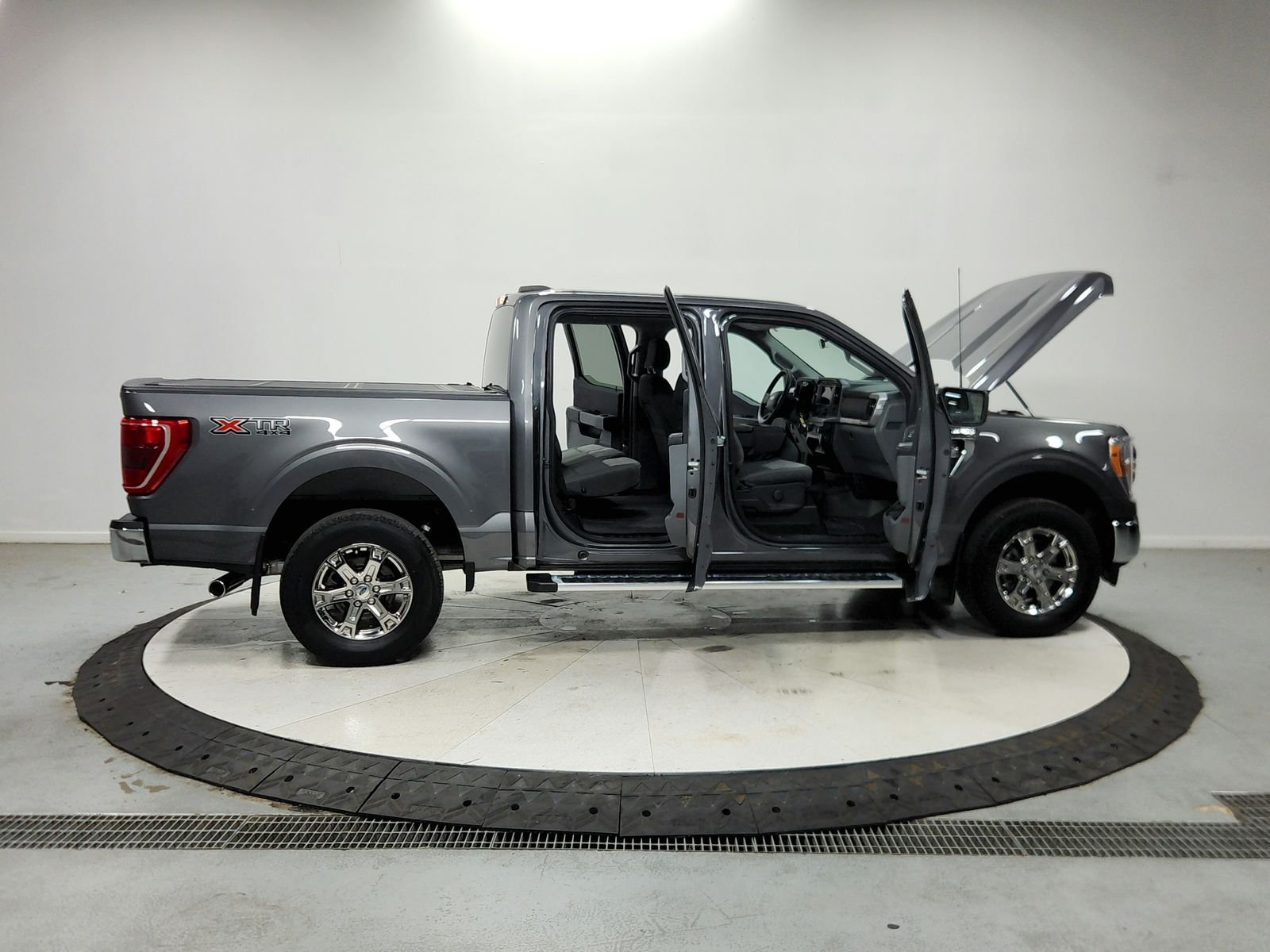 Used 2023  Ford XLT image 17