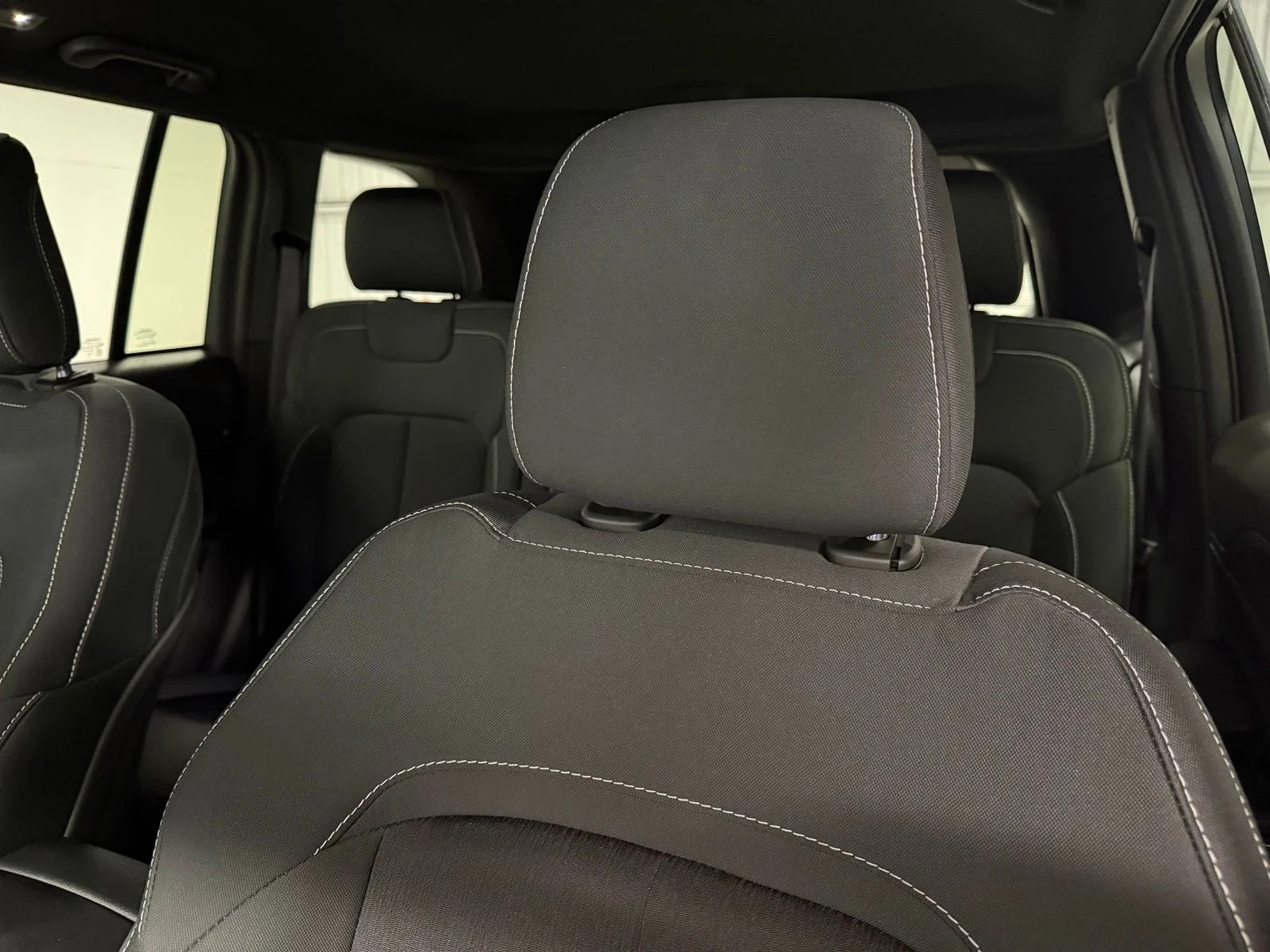 Used 2025 White Jeep Laredo image 19
