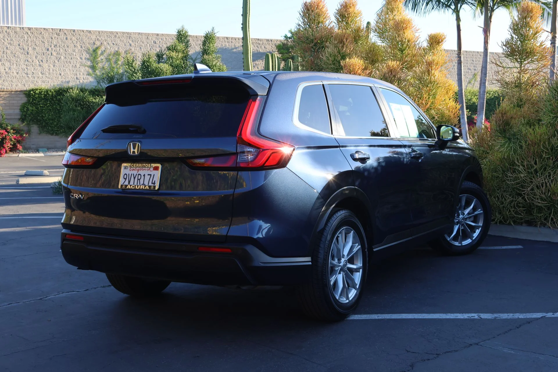 Used 2025  Honda EX-L image 2