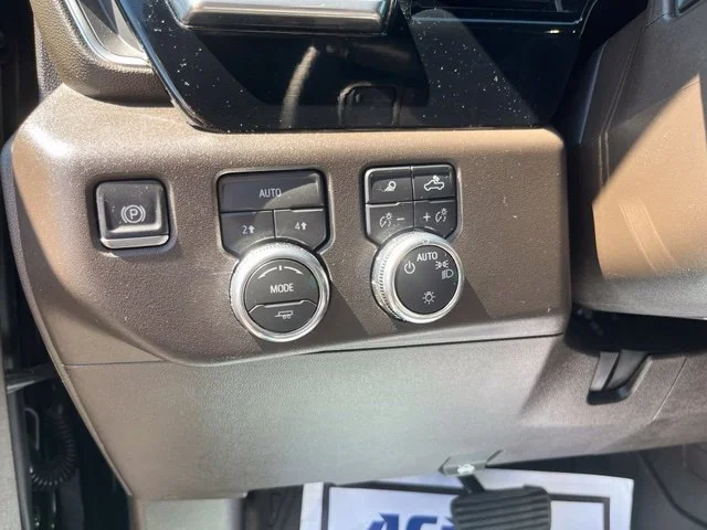 Certified Used 2026 Onyx Black GMC SLE image 28