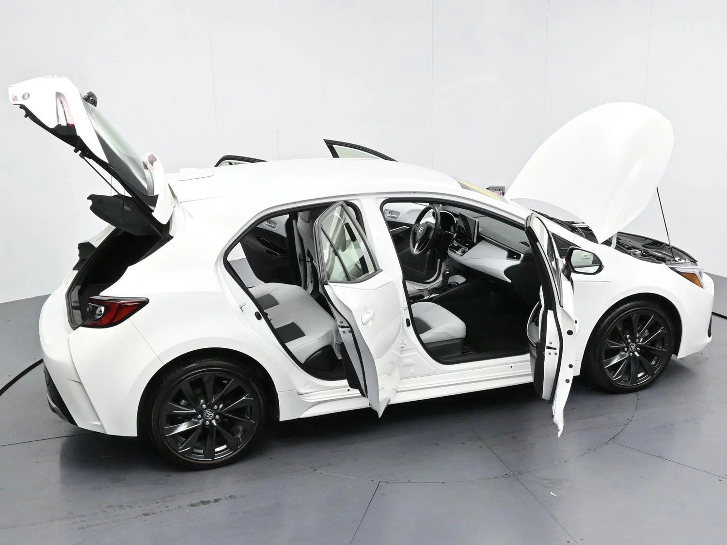 Used 2024 Ice Cap Toyota XSE image 39