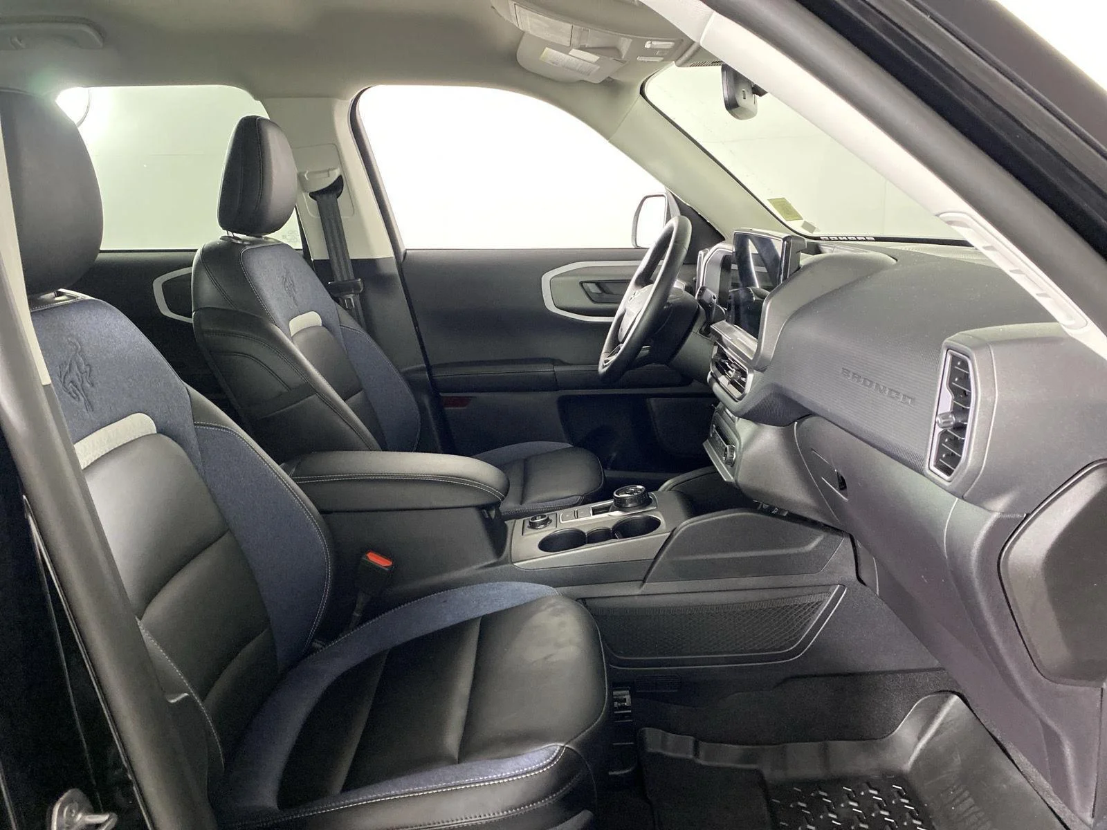 Used 2025 Shadow Black Ford Outer Banks image 27