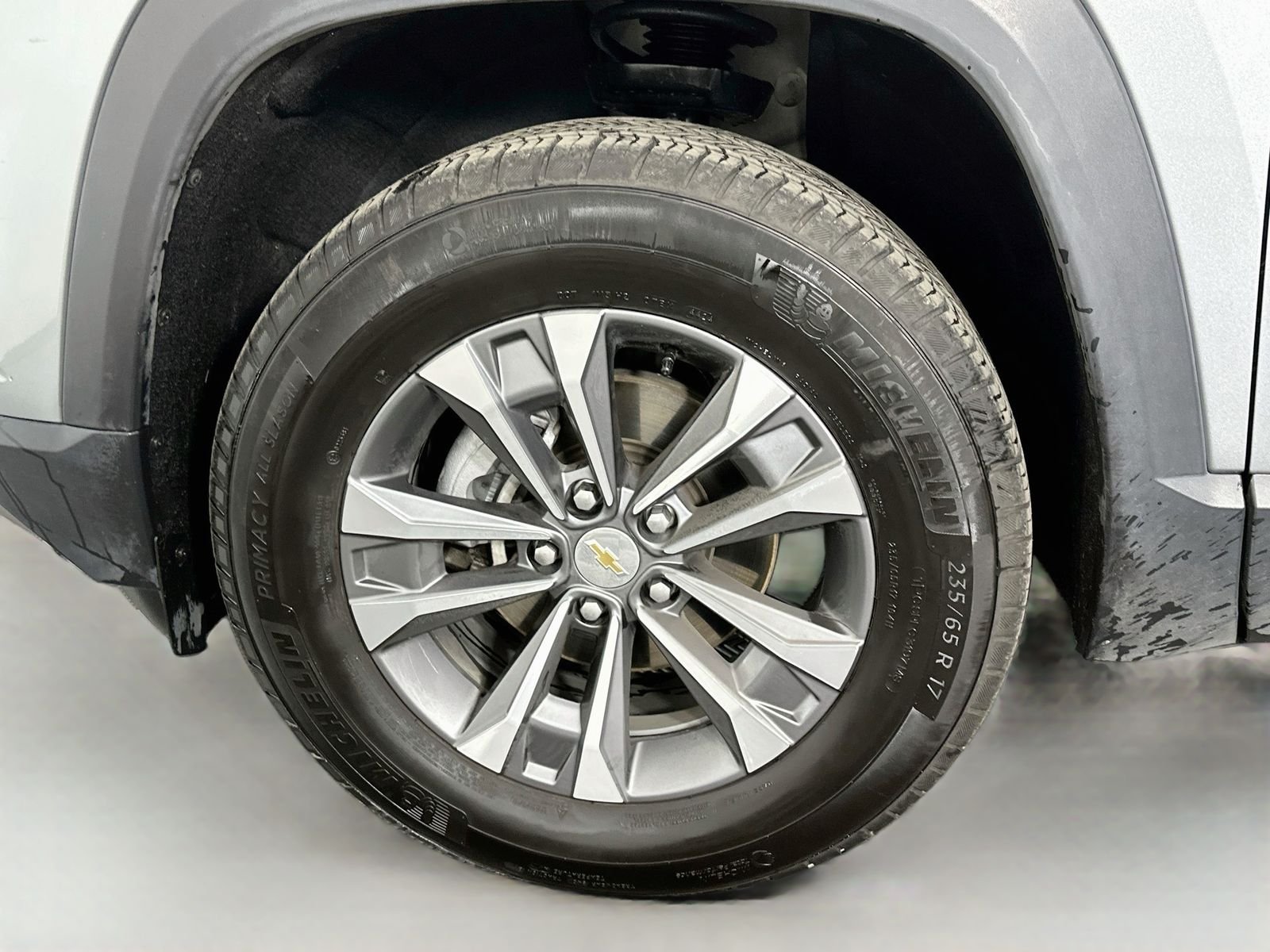 Used 2025 Sterling Gray Metallic Chevrolet LT image 32