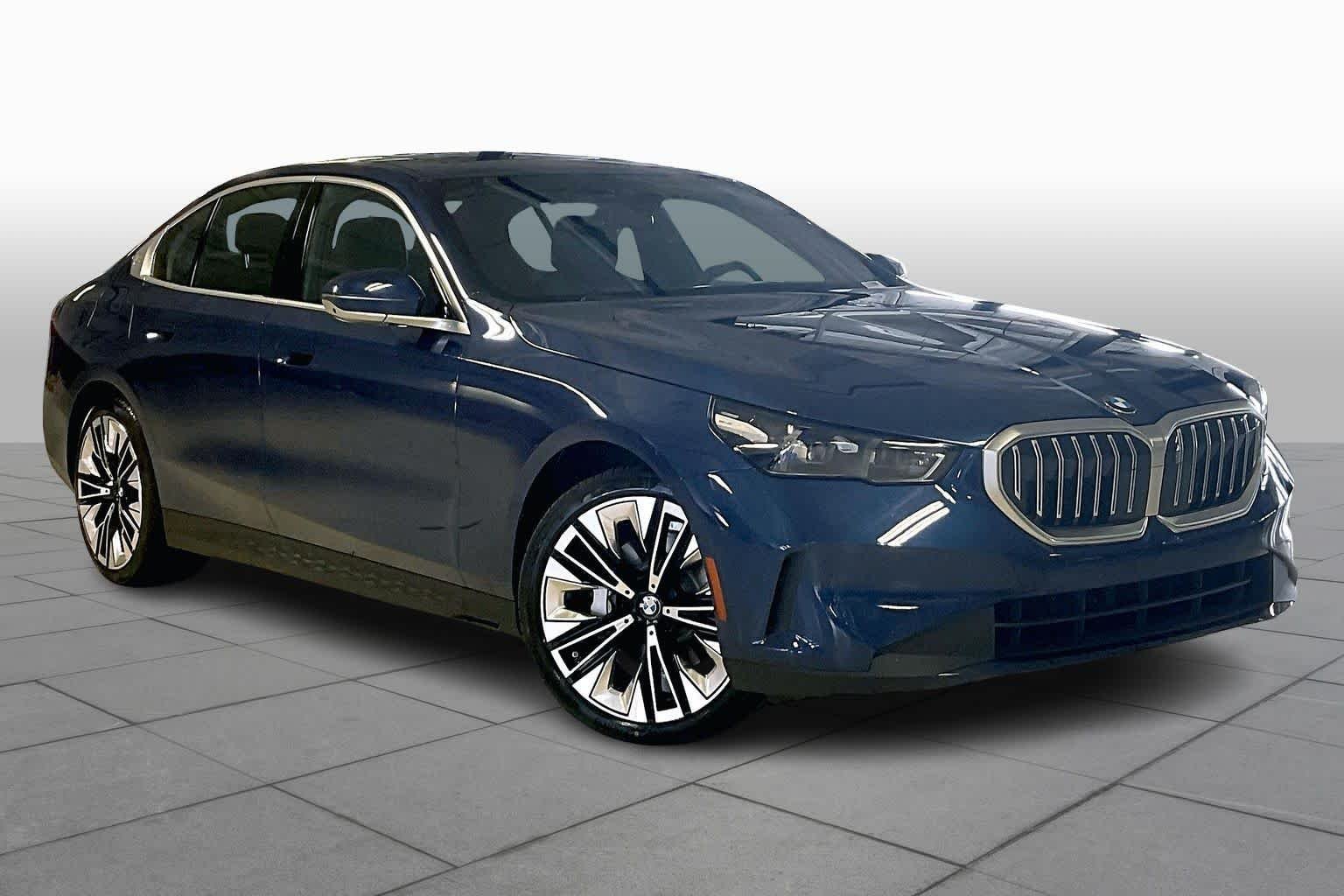 Used 2026 Phytonic Blue Metallic BMW 530i image 2