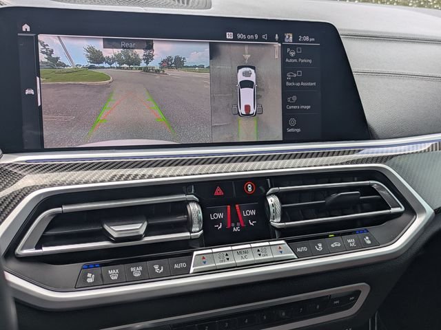 Used 2022 White BMW M50i image 21