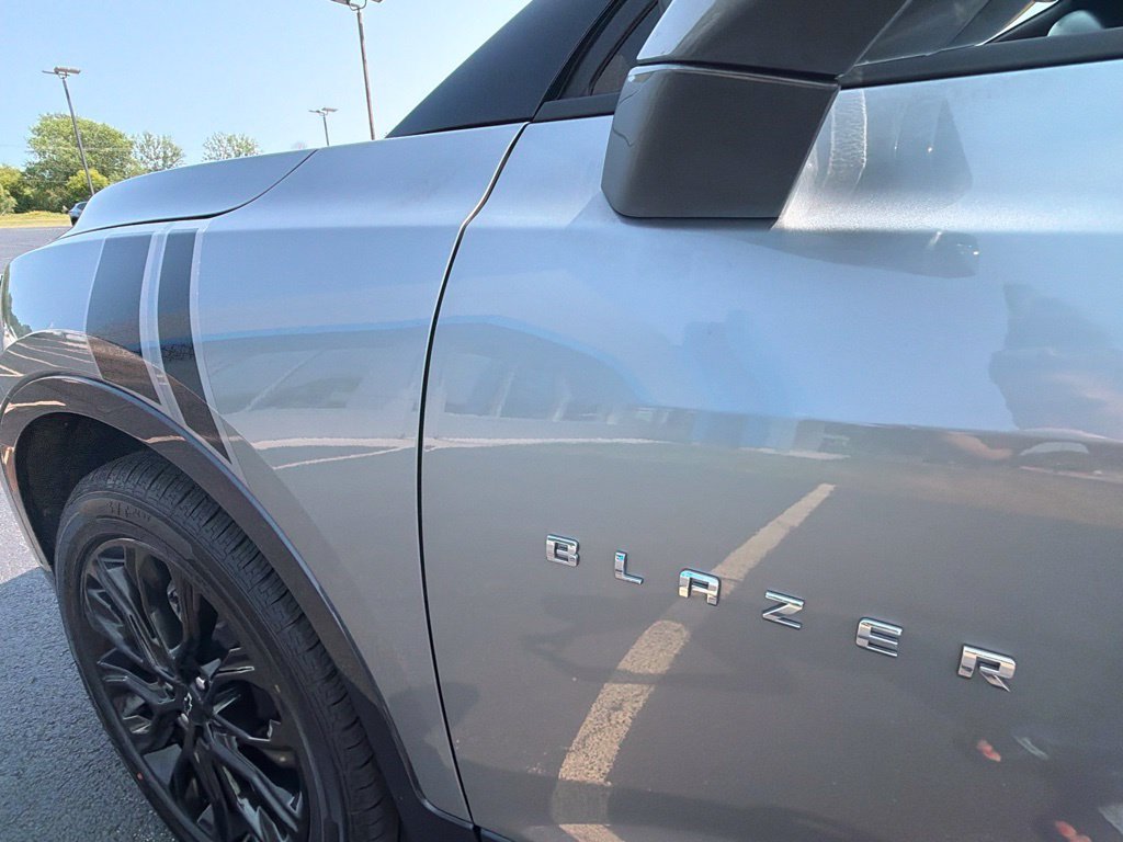 Used 2025 Sterling Gray Metallic Chevrolet Premier image 12