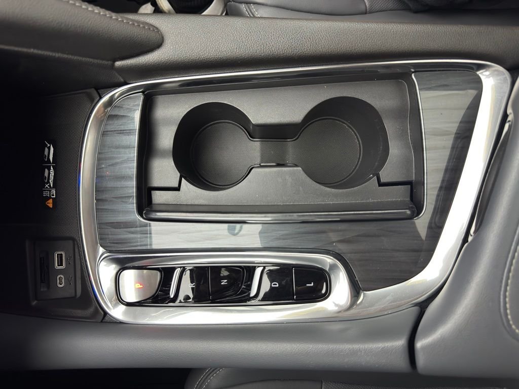Used 2023 Ebony Twilight Metallic Buick Essence image 32