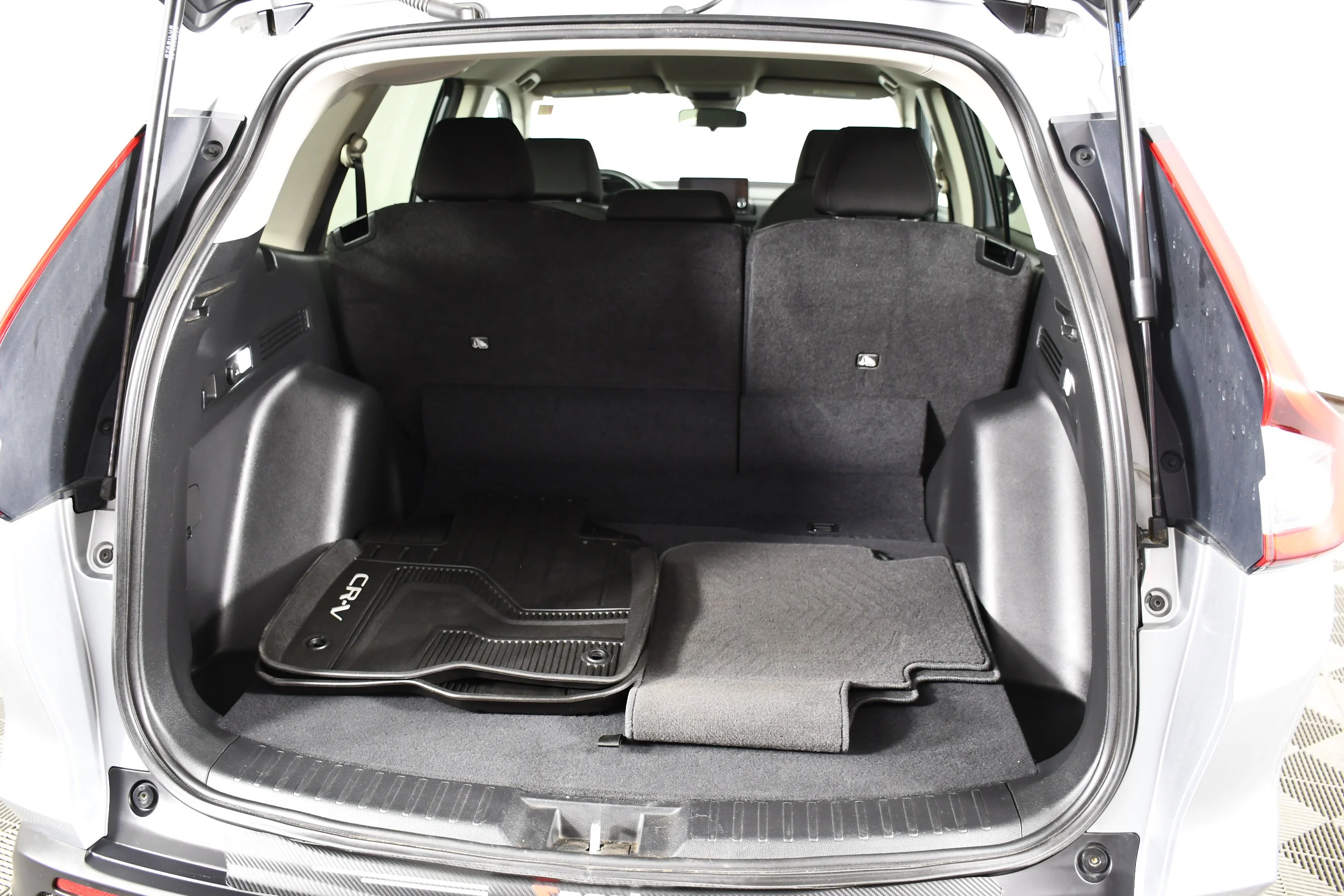 Used 2025 Solar Silver Metallic Honda LX image 47