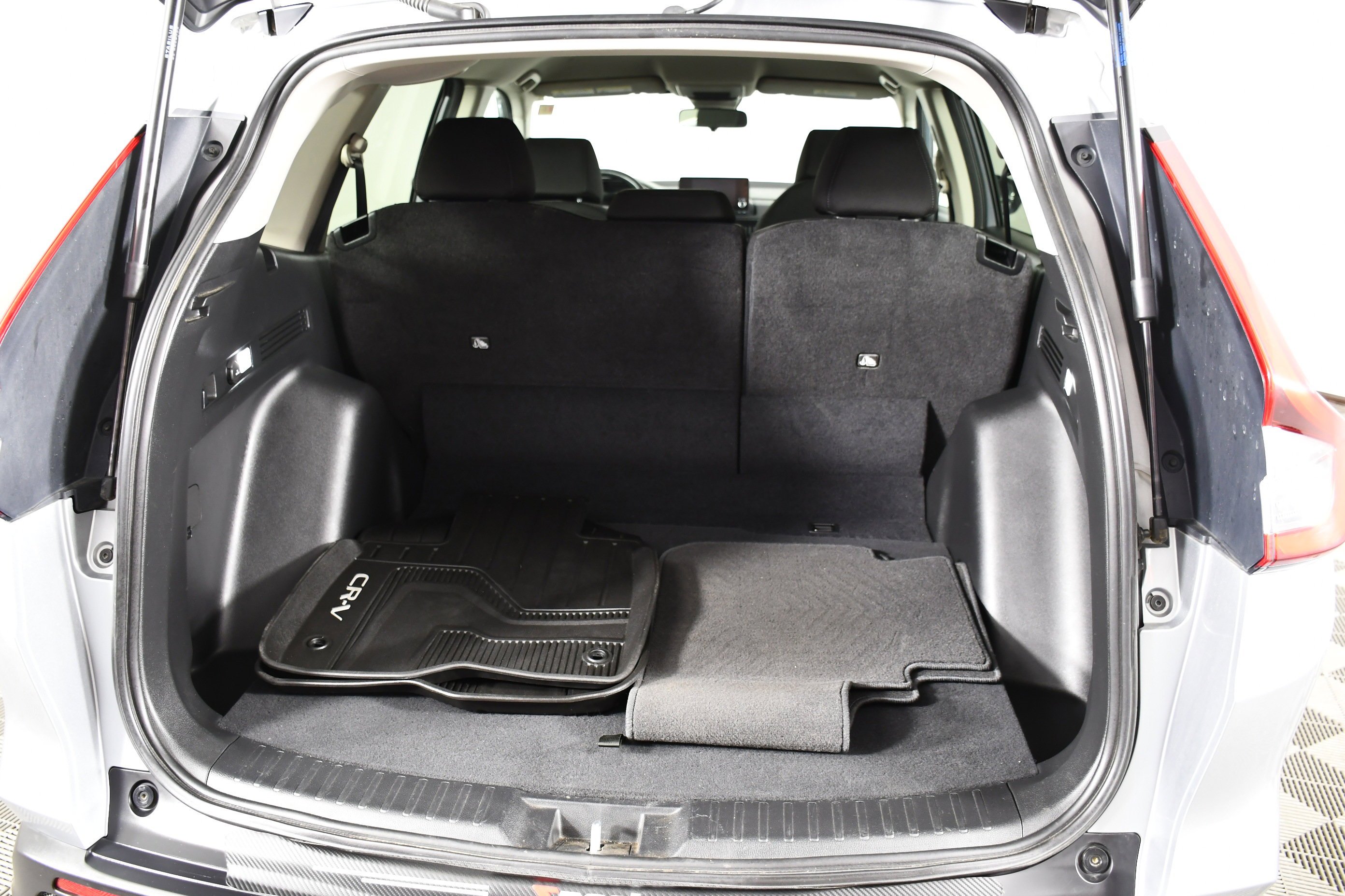 Used 2025 Solar Silver Metallic Honda LX image 47
