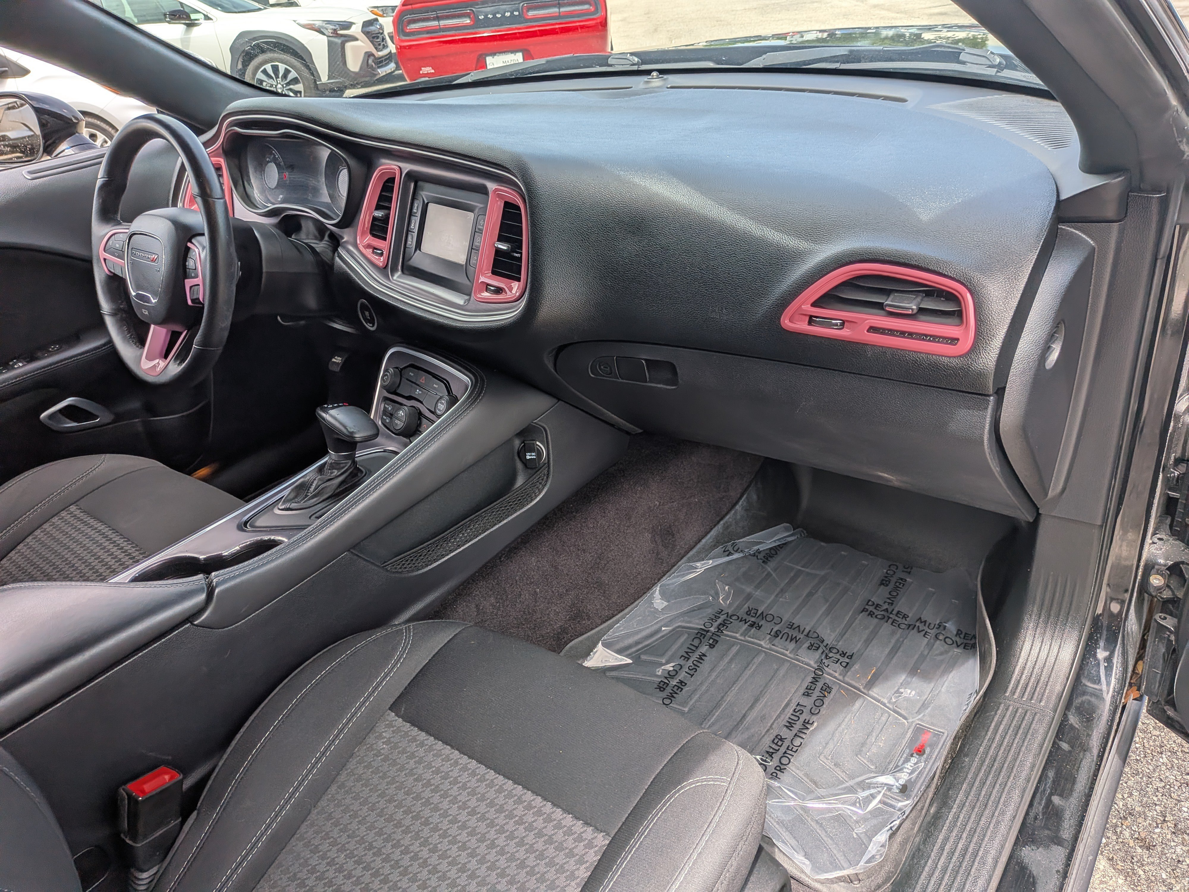 Used 2016 Pitch Black Clearcoat Dodge SXT image 16