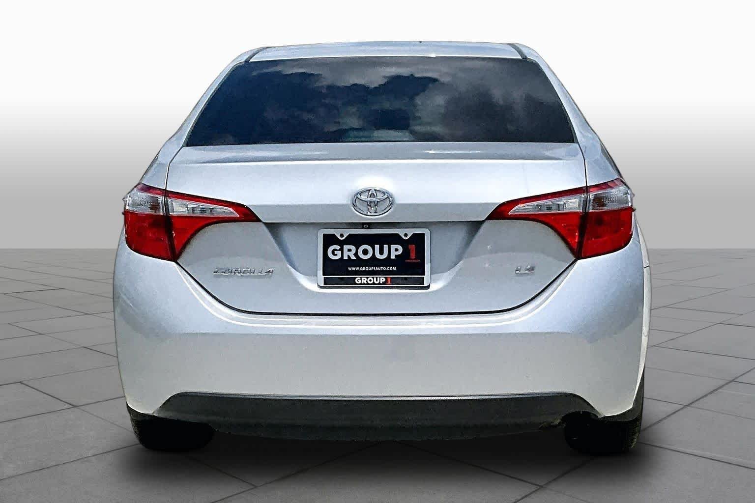 Used 2016 Classic Silver Metallic Toyota LE image 5