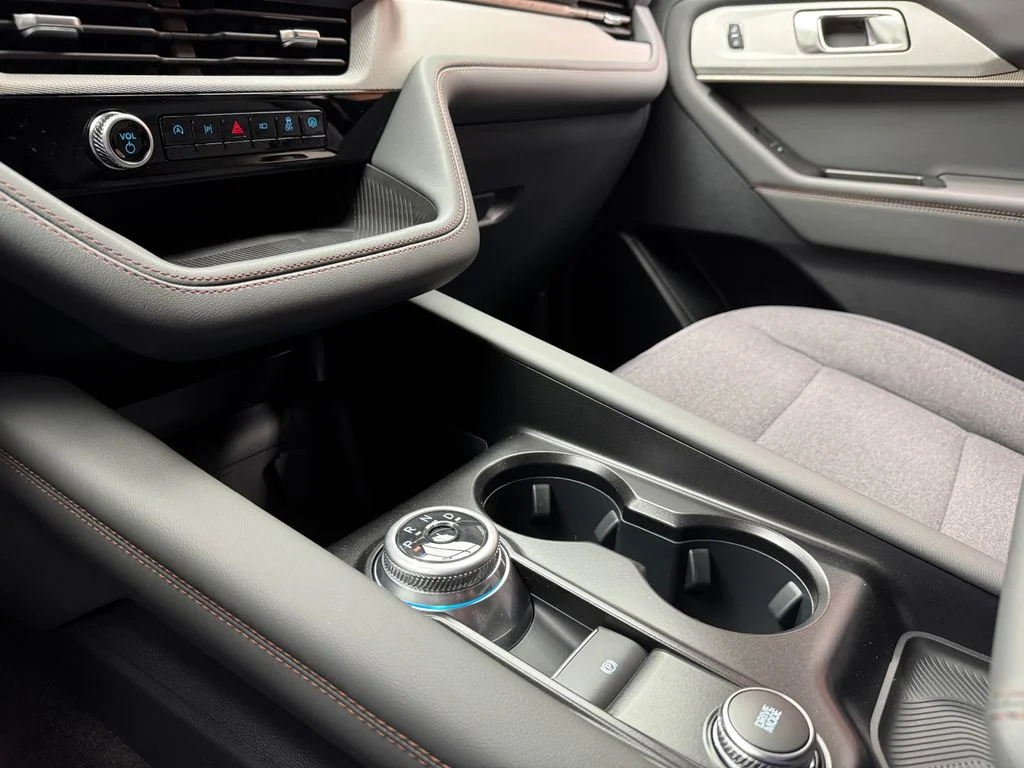 New 2026 Space White Metallic Ford Active image 19