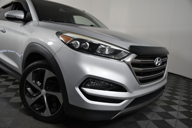 Used 2016 Hyundai Tucson Limited with VIN KM8J33A2XGU204073 for sale in Libertyville, IL