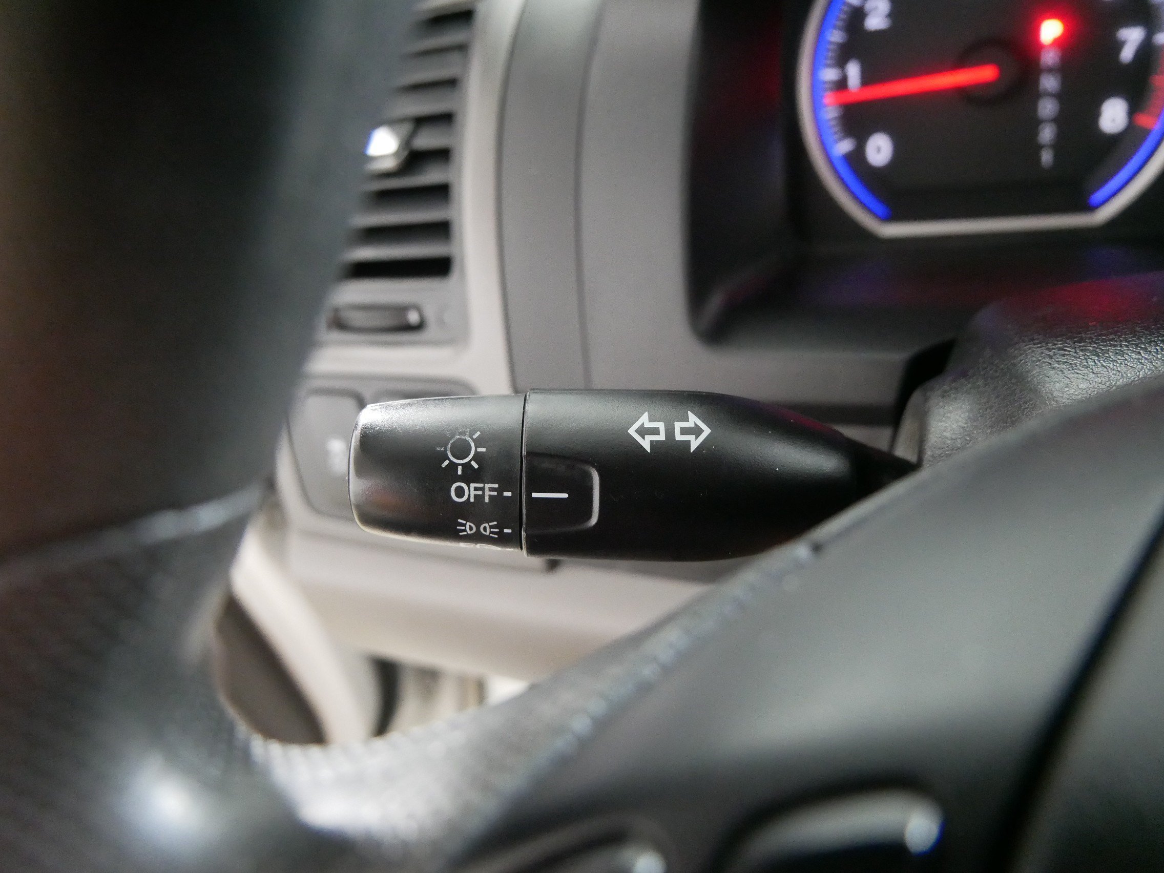 Used 2011 White Honda EX image 33
