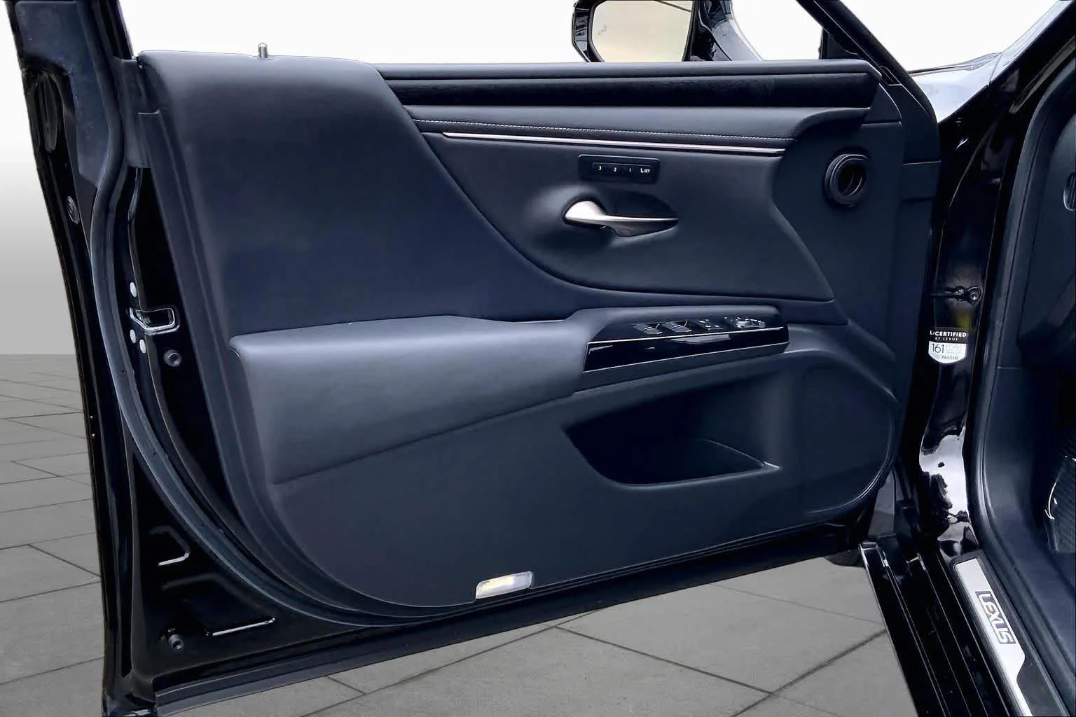 Certified Used 2024 OBSIDIAN Lexus  image 22