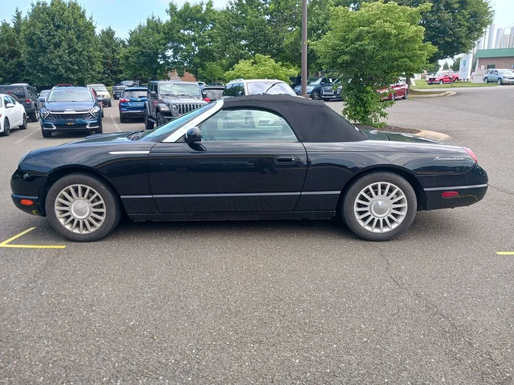 Used 2005  Ford Base image 4