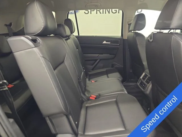 Used 2019 Deep Black Pearl Effect Volkswagen 3.6L V6 SE image 12