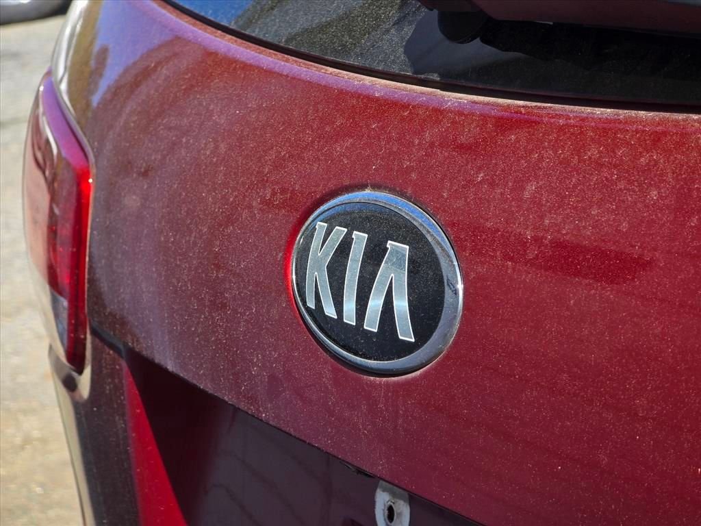 Used 2018 Red Kia EX image 14