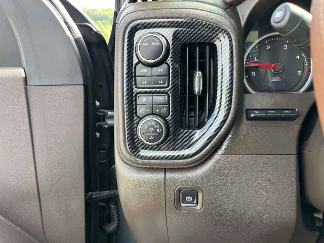 Used 2020 Shadow Gray Metallic Chevrolet LTZ image 30