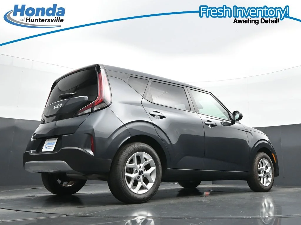 2025 Kia Soul LX - Photo 36