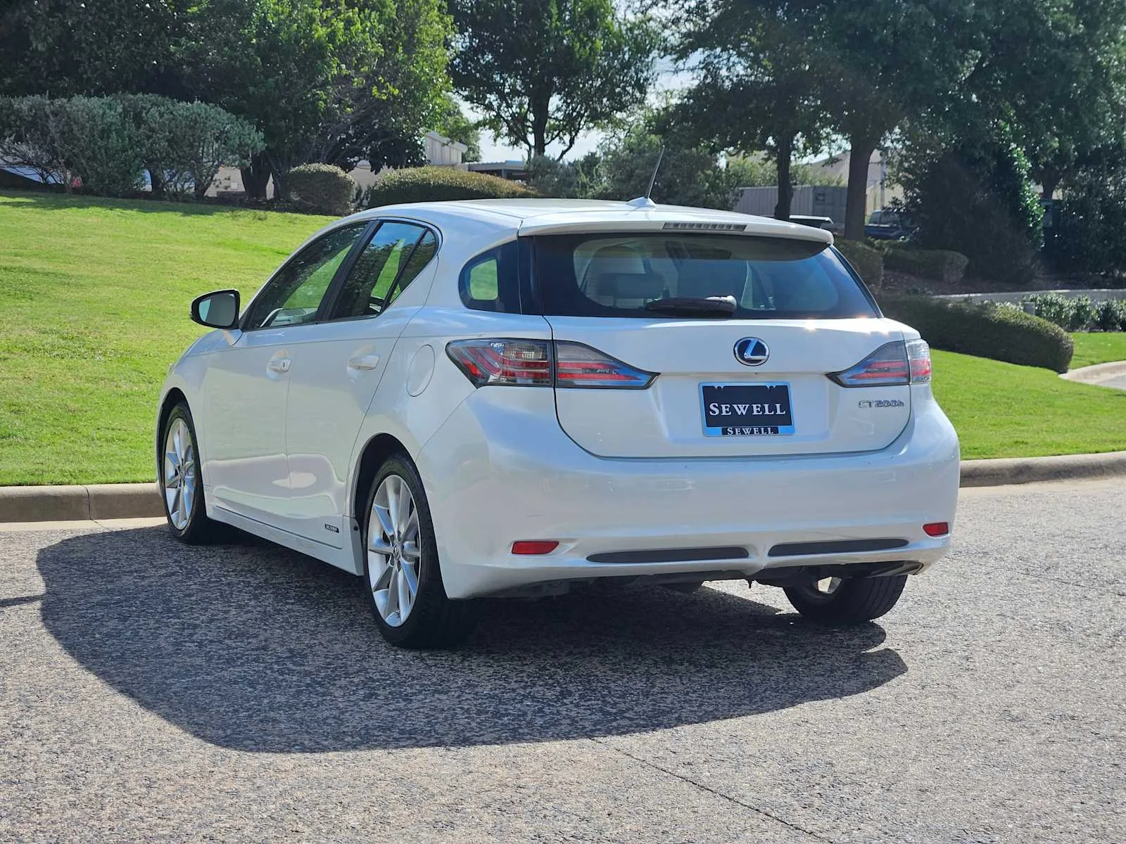 Used 2012 Starfire Pearl Lexus Premium image 3