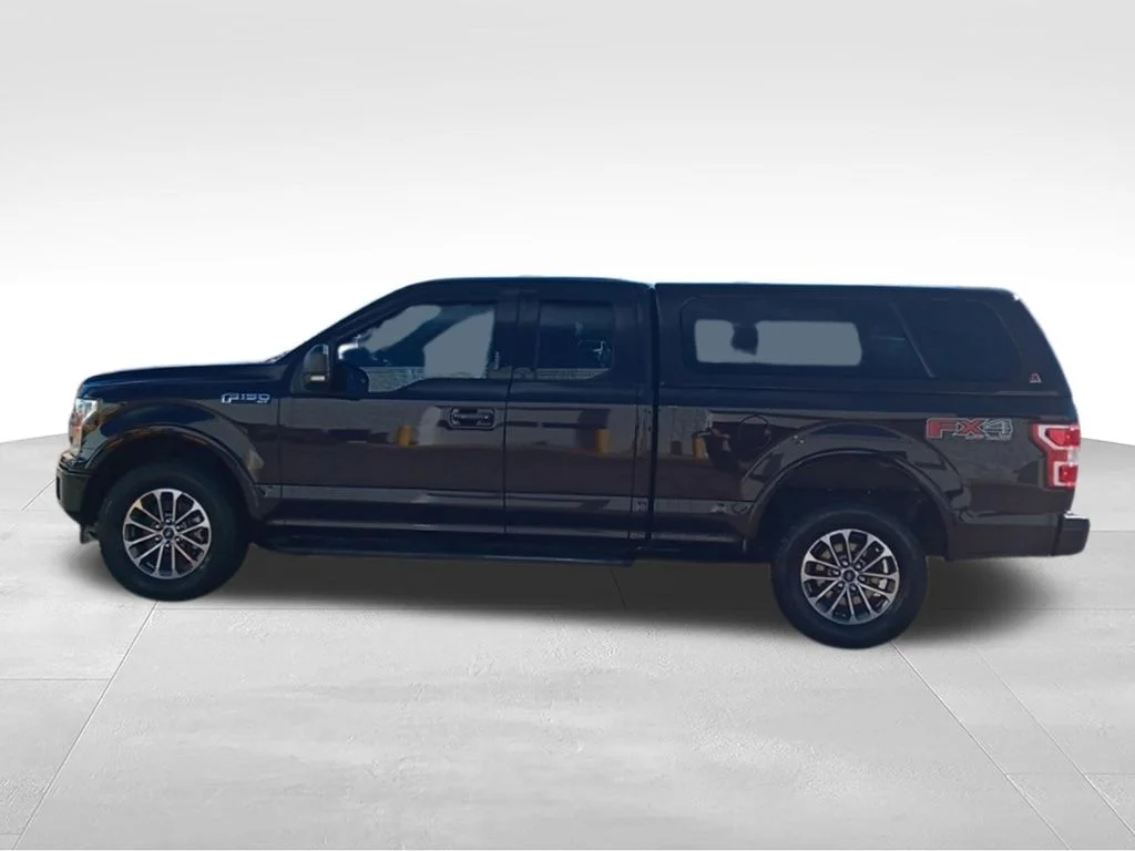Used 2018 Magma Red Metallic Ford XLT image 4