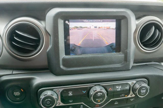 Used 2022 Blue Jeep Sport image 22