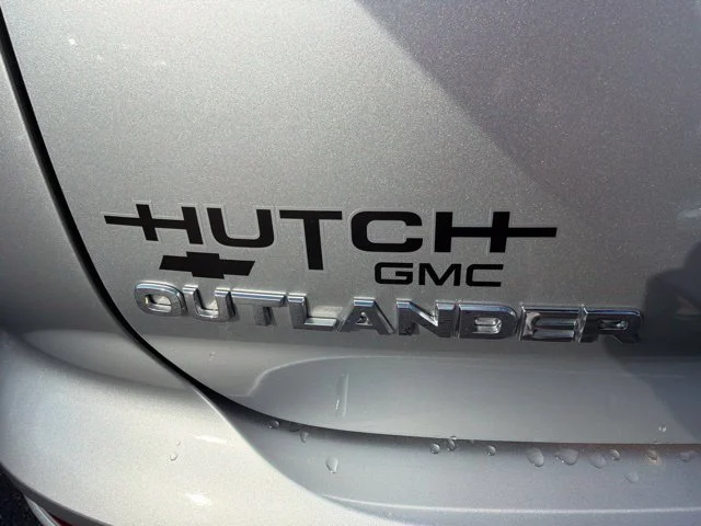 Used 2025 Silver Mitsubishi SE image 18