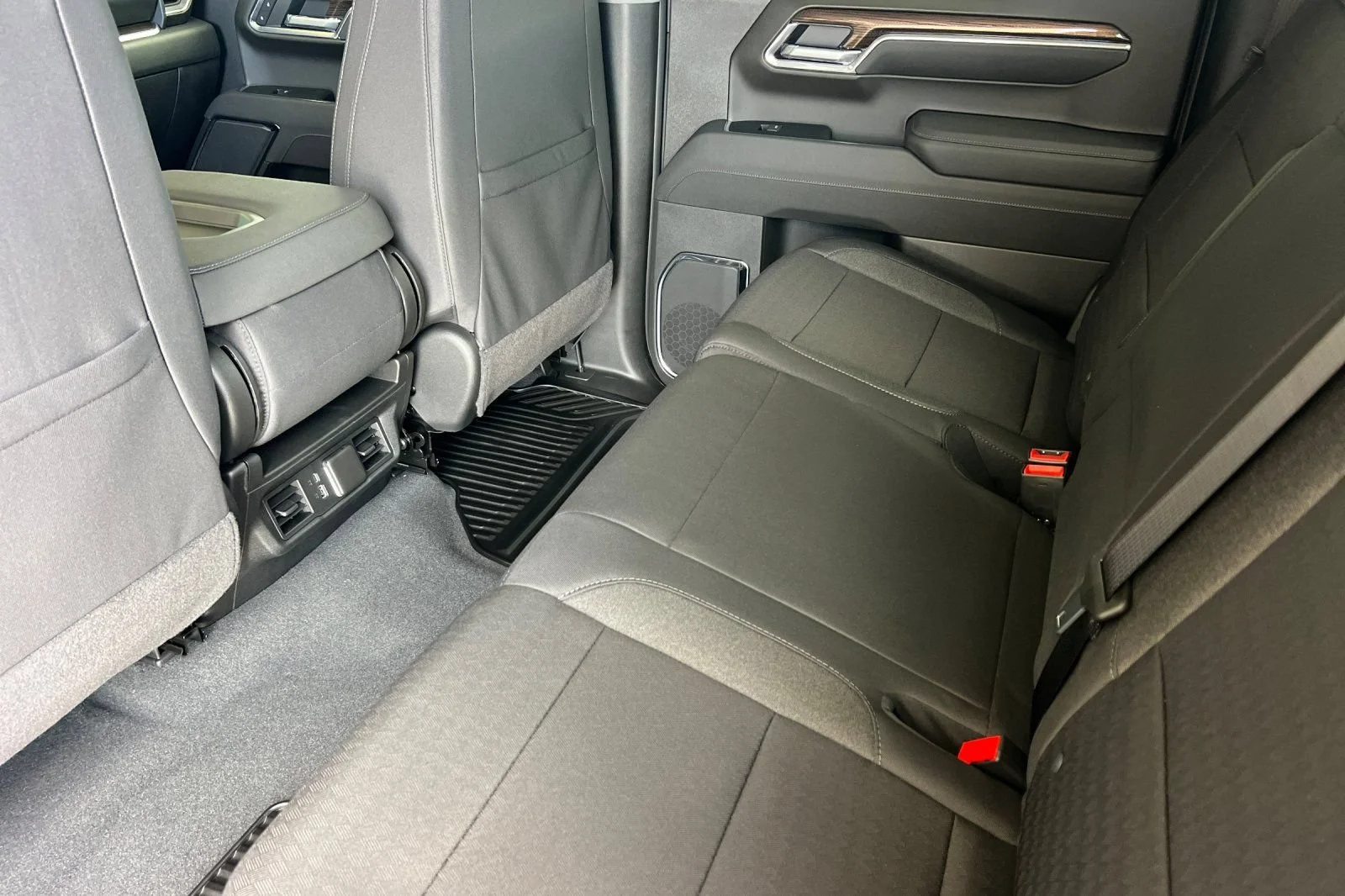 New 2026 Summit White Chevrolet LT (2FL) image 12