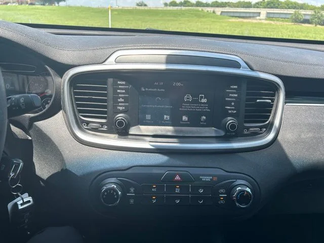 Used 2020 Purple Kia LX image 16