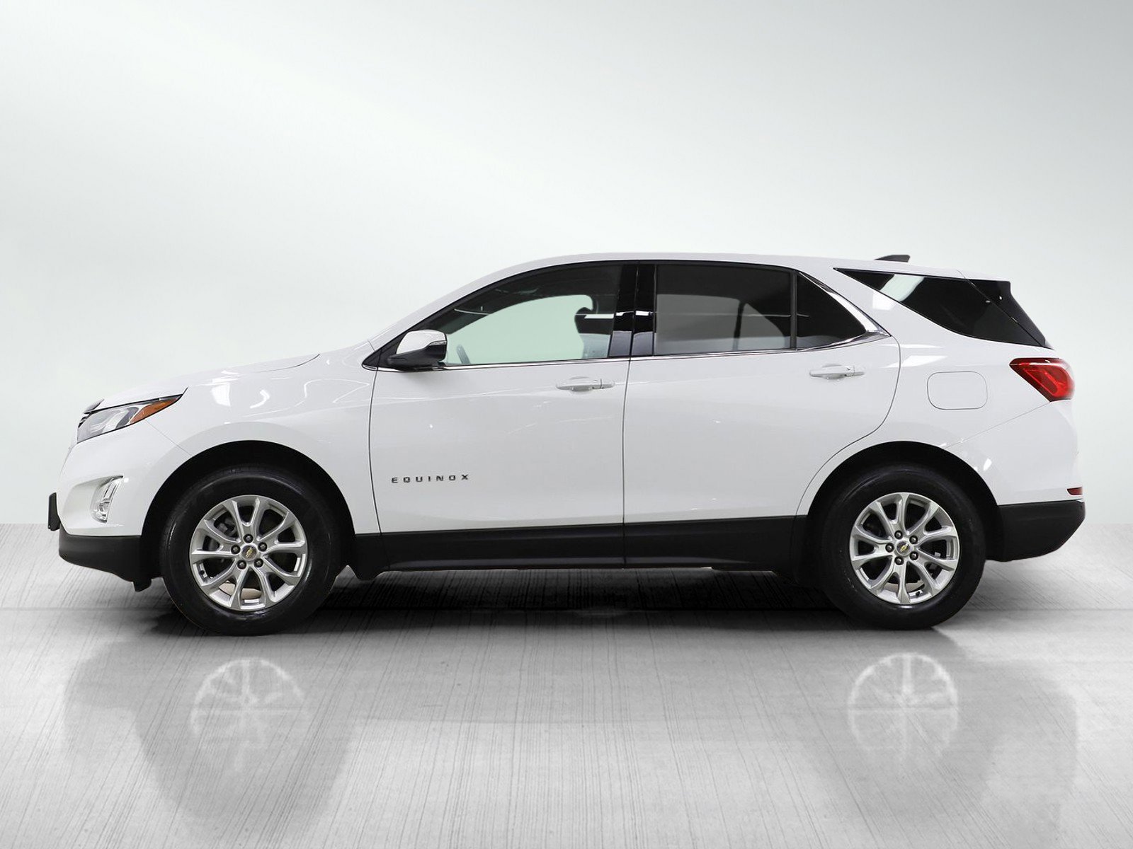 Used 2019 Chevrolet Equinox LT with VIN 2GNAXUEV0K6224186 for sale in Minneapolis, Minnesota