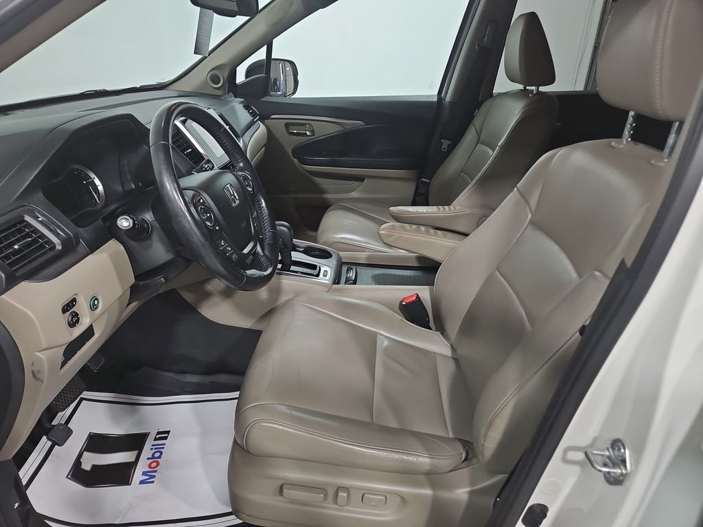 Used 2017 White Honda EX-L image 9