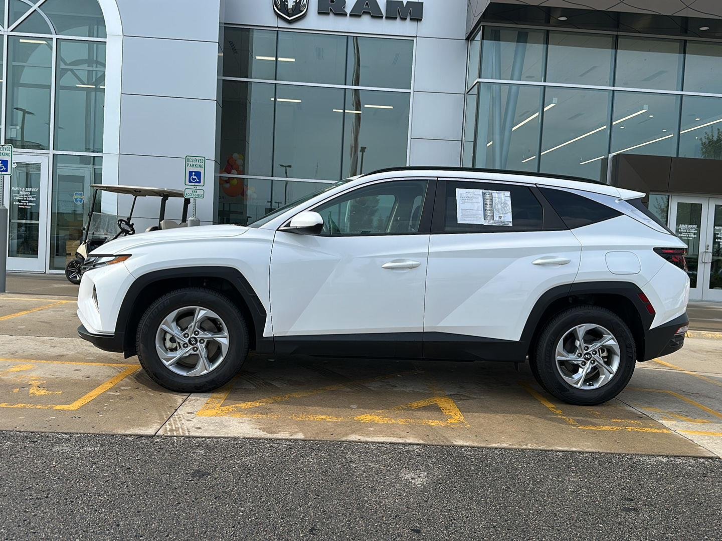 Certified 2024 Hyundai Tucson SEL with VIN 5NMJBCDE3RH324269 for sale in Kansas City