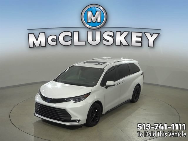 2024 Toyota Sienna Platinum - Photo 18