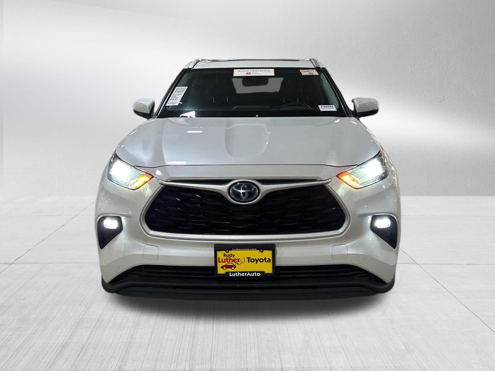 Used 2023 Toyota Highlander XLE with VIN 5TDKBRCH6PS116786 for sale in Golden Valley, Minnesota