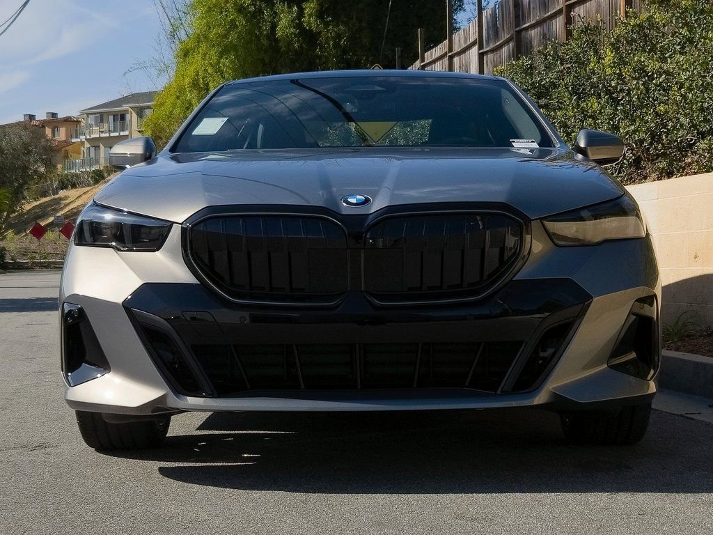 New 2026 Oxide Grey Metallic BMW 530i image 3