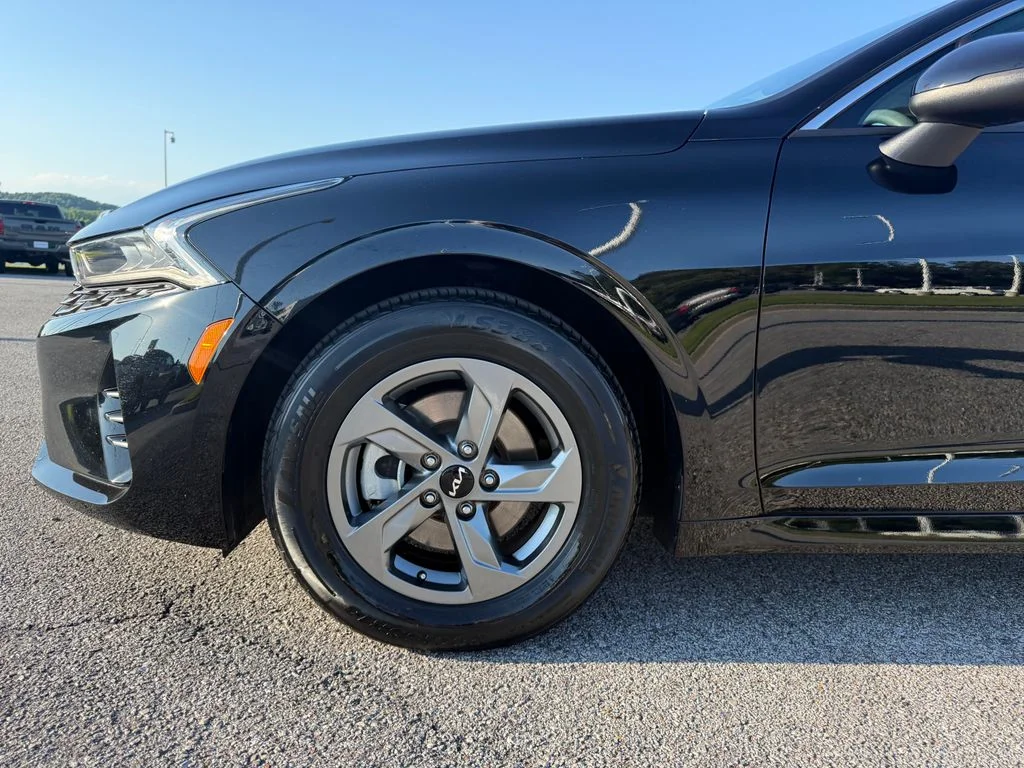 Used 2024 Black Kia LXS image 24