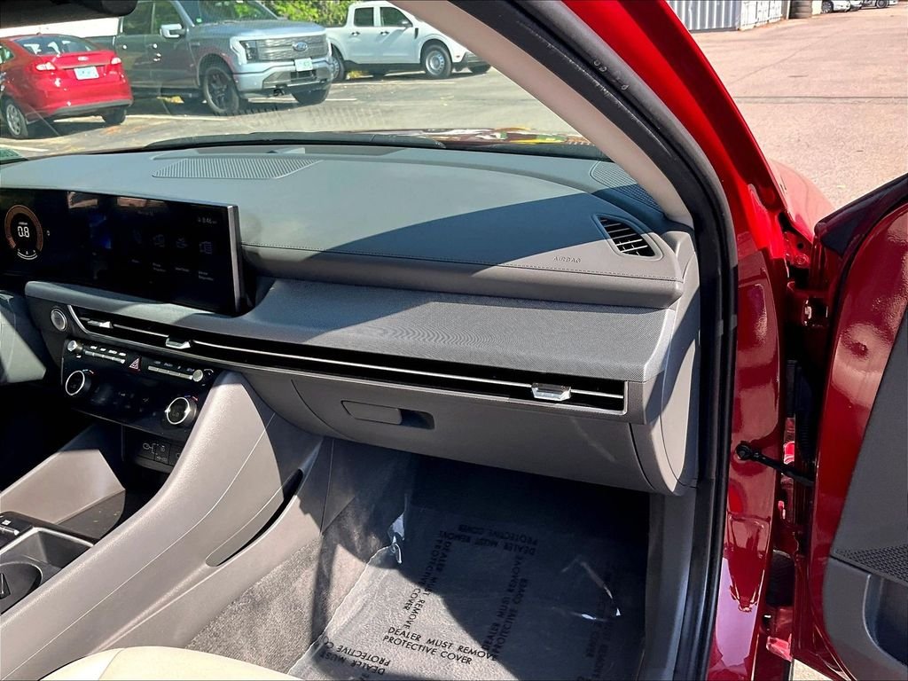 Used 2024 Ultimate red Hyundai SEL image 13