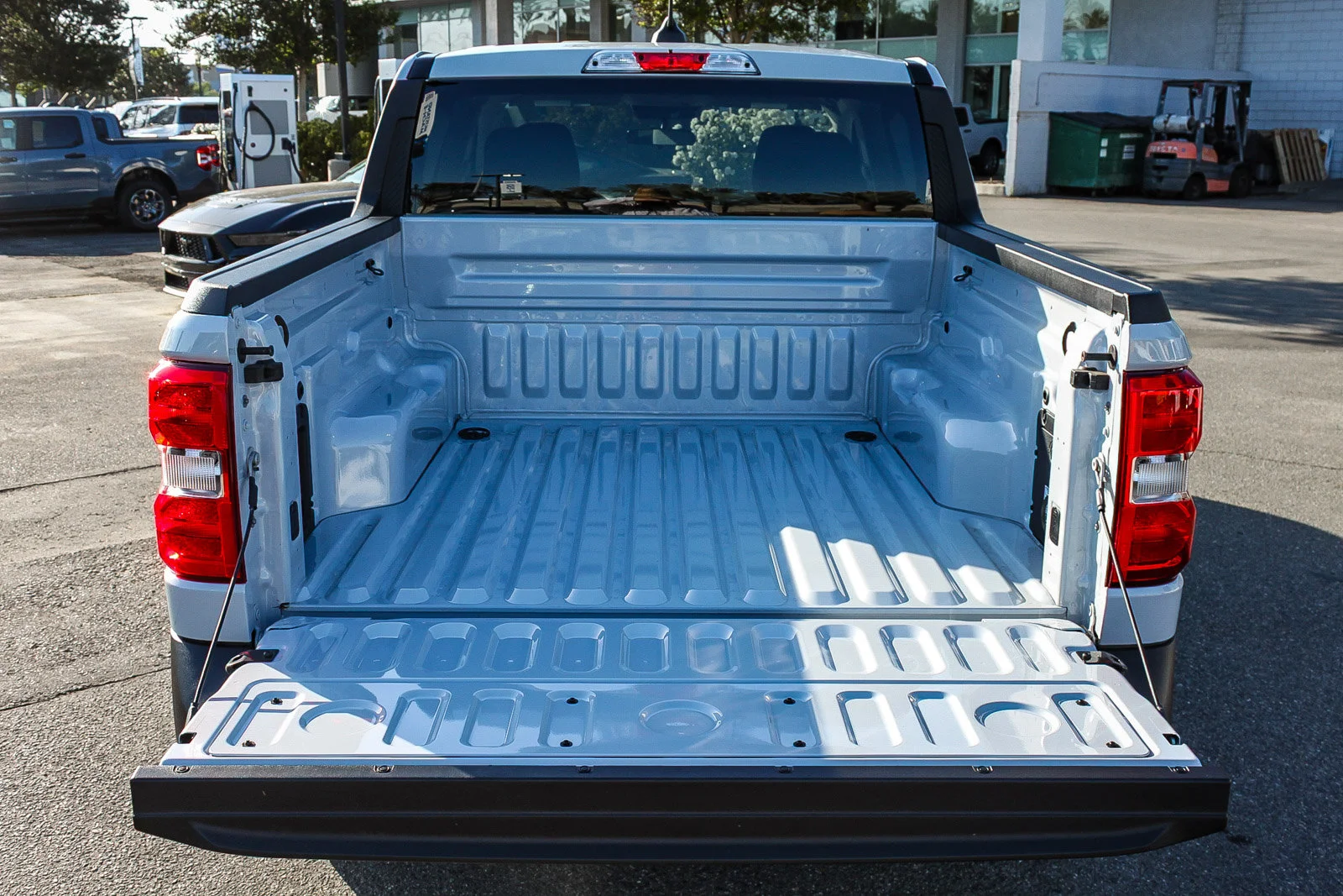 New 2025 White Metallic Ford XLT image 13