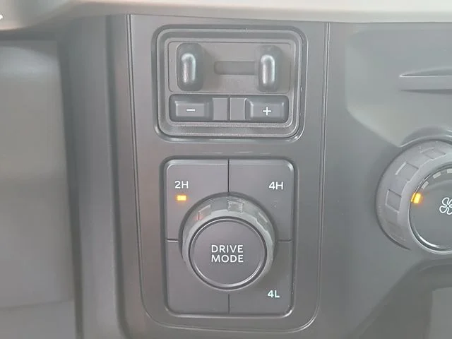 Used 2025 White Ford XL image 27