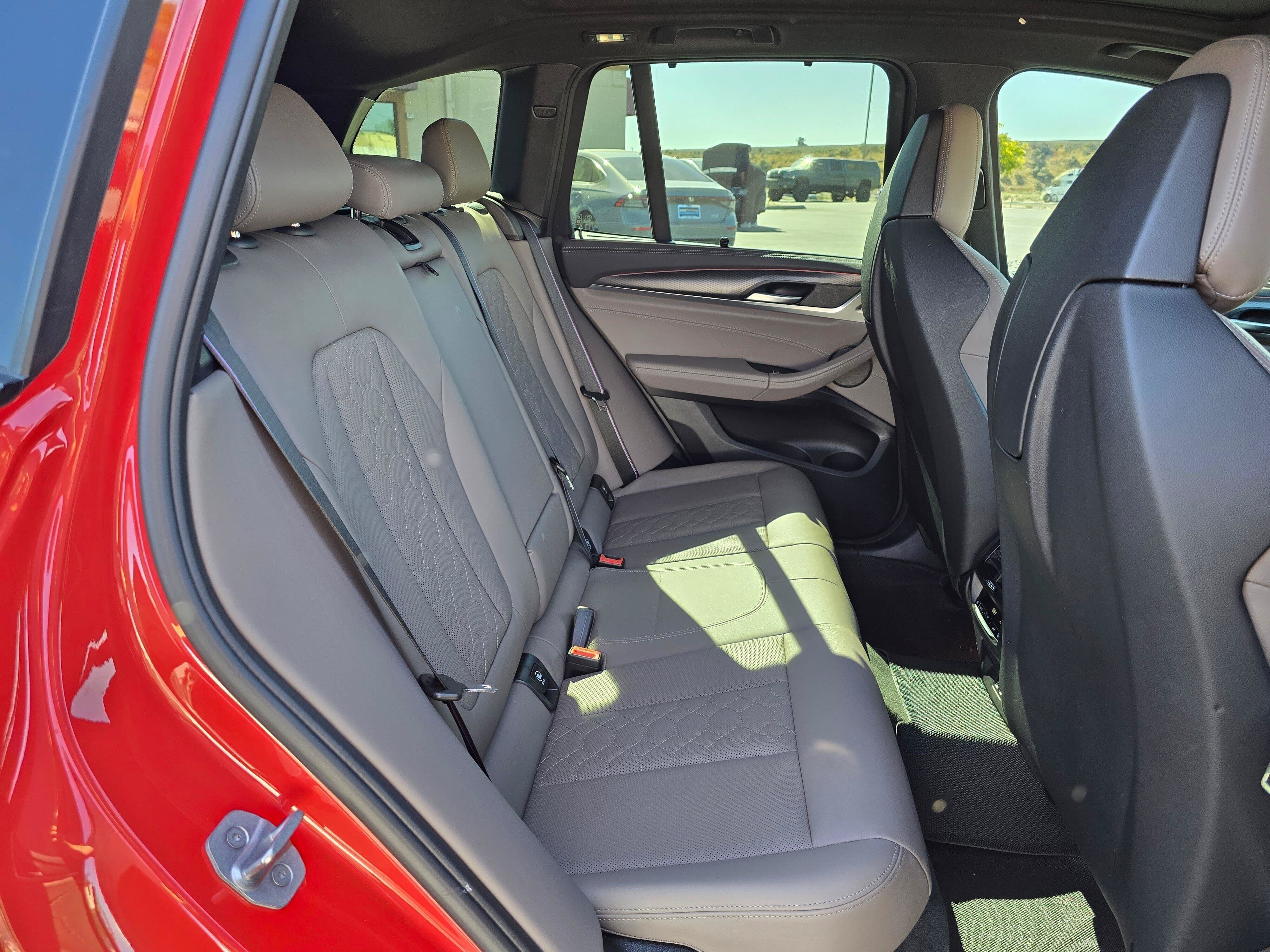 Used 2022 Toronto Red Metallic BMW M image 14