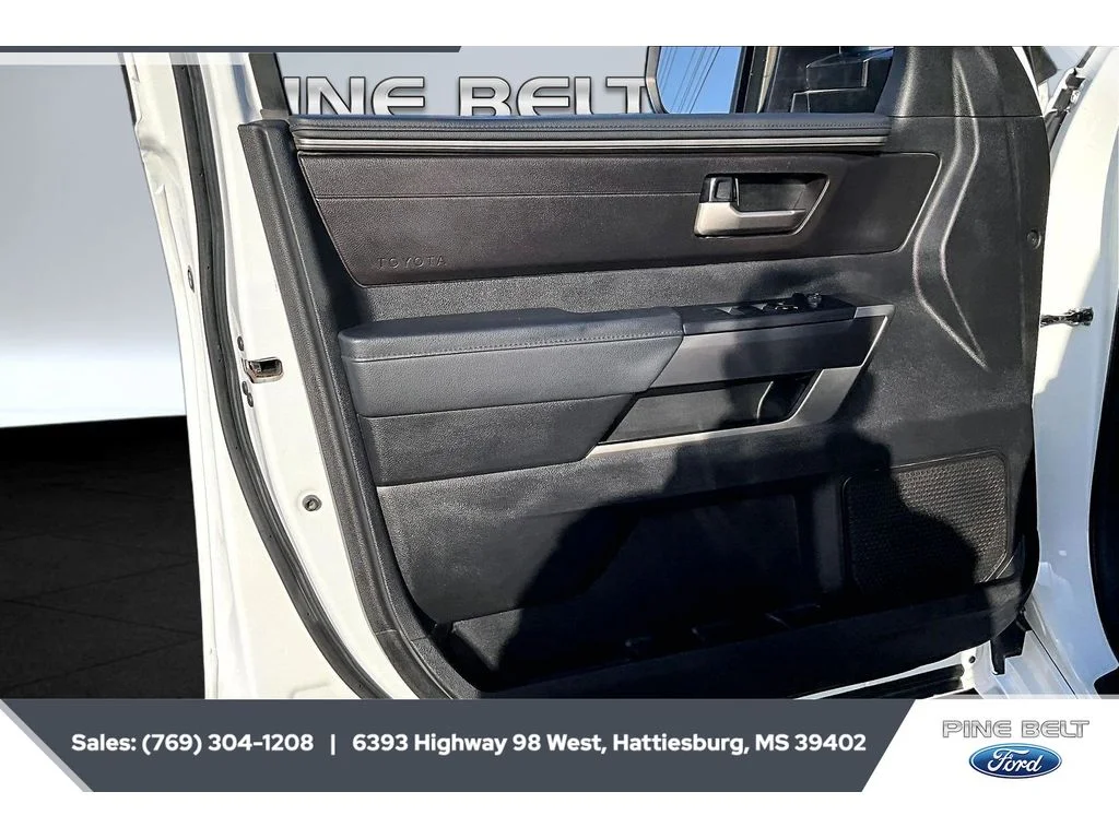 Used 2023 Ice Cap Toyota SR5 image 18