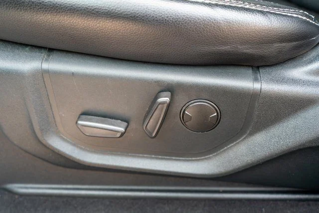 Used 2020 White Ford Lariat image 21