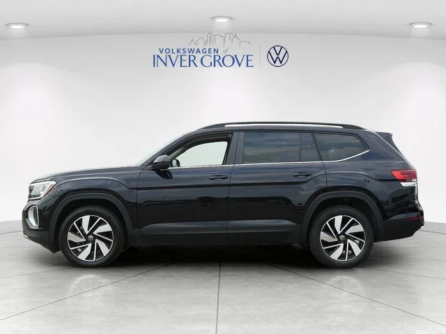 Used 2025 Deep Black Pearl Volkswagen 2.0T SE w/Technology image 4