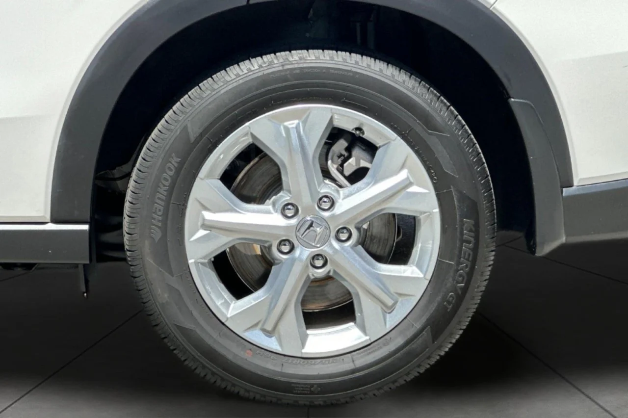 Used 2025 Platinum White Pearl Honda LX image 25